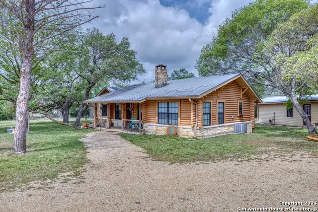 577 Mariposa Avenue, Concan, TX 78838 - Image #3
