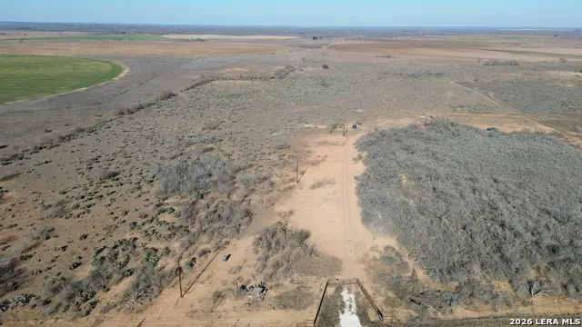 2009 County Road 3000, Pearsall, TX 78061 - #1