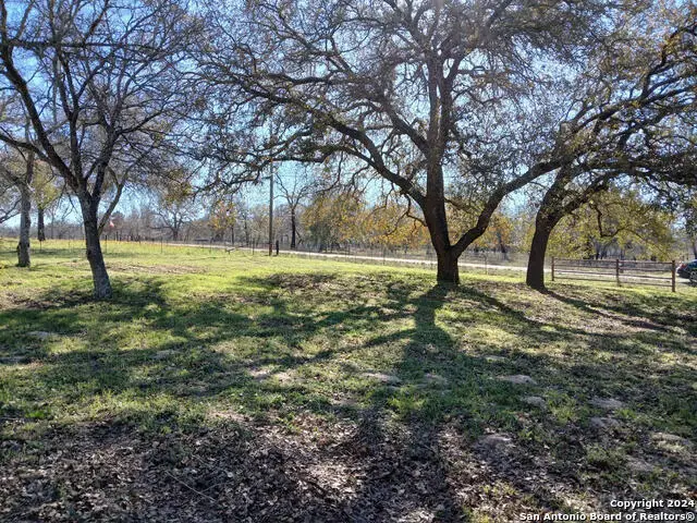 286 County Road 6876, Natalia, TX 78059 - Image #1