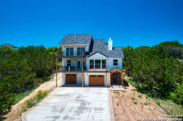 739 Lakebreeze Dr, Canyon Lake, TX 78133 - Image #2