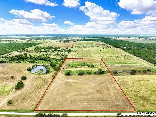 3192 Atascosa County Road 101, Floresville, TX 78114 - #1