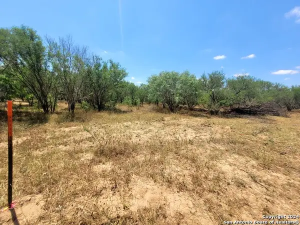 LOT 6 OF 7 Bar R Lane, Floresville, TX 78114