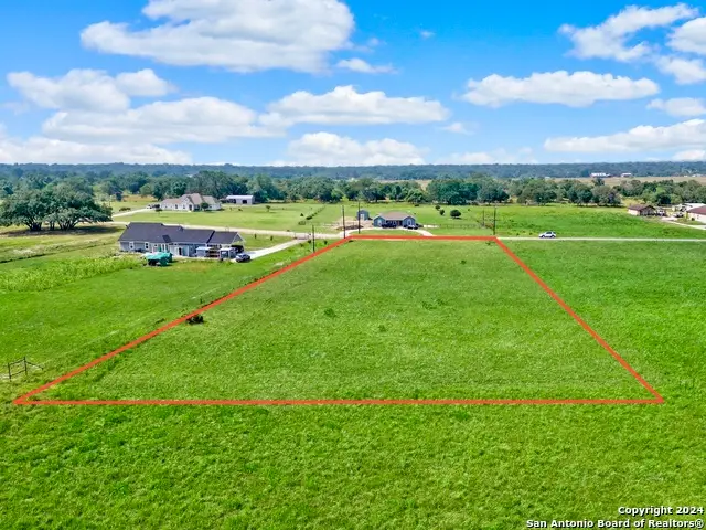 223 Stallion Trl, Natalia, TX 78059 - Image #3