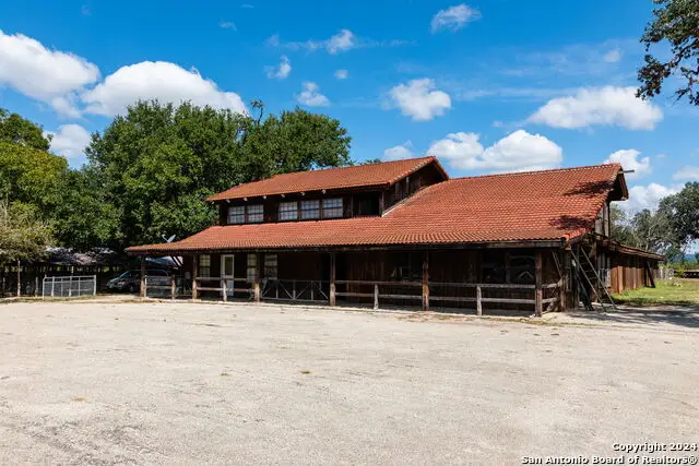 810 B&r Road, Utopia, TX 78884 - Image #2