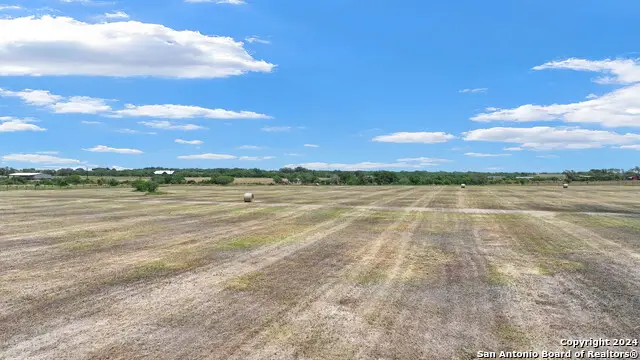 259 County Road 135, Floresville, TX 78114 - Image #2