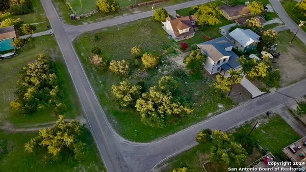 119 Friendlywood Dr, Canyon Lake, TX 78133