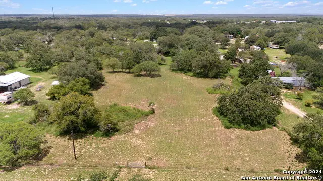 271 Hermosa Dr, Poteet, TX 78065 - Image #2
