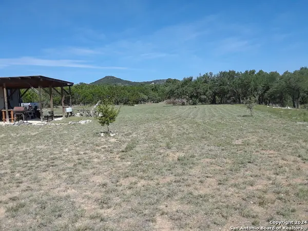 337 Beulah Pl, Utopia, TX 78884