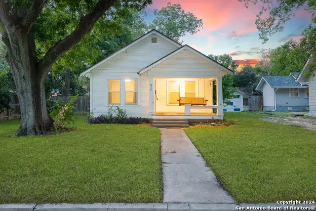 810 Elm, Seguin, TX 78155 - #1