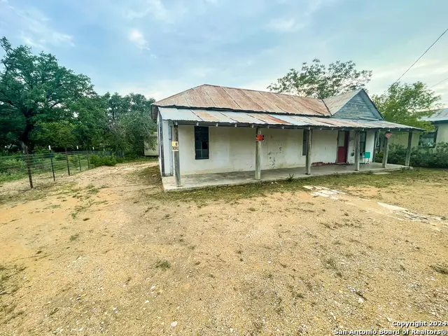 312 James St, Brackettville, TX 78832 - Image #2