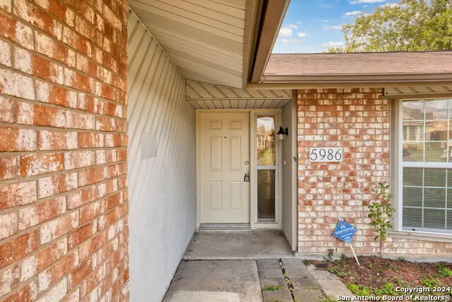 5986 Midcrown Dr, San Antonio, TX 78218 - Image #2