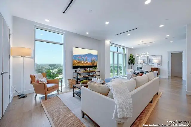 123 Lexington Ave #1410, San Antonio, TX 78205 - Image #2