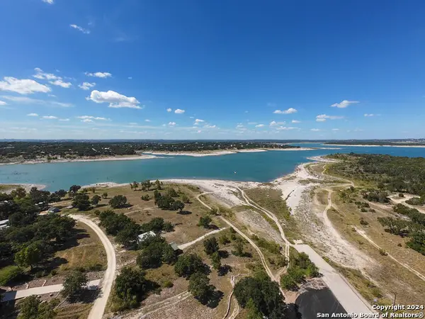 1530 Canyon Bend, Canyon Lake, TX 78133