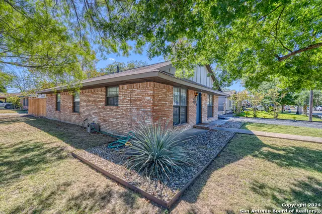 470 N Crisp St, Uvalde, TX 78801 - Image #3