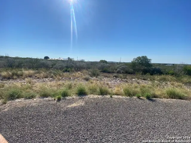 70 Greystone Hills Cir, Uvalde, TX 78801 - Image #1