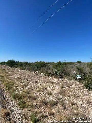 583 Legend Hills Rd, Uvalde, TX 78801