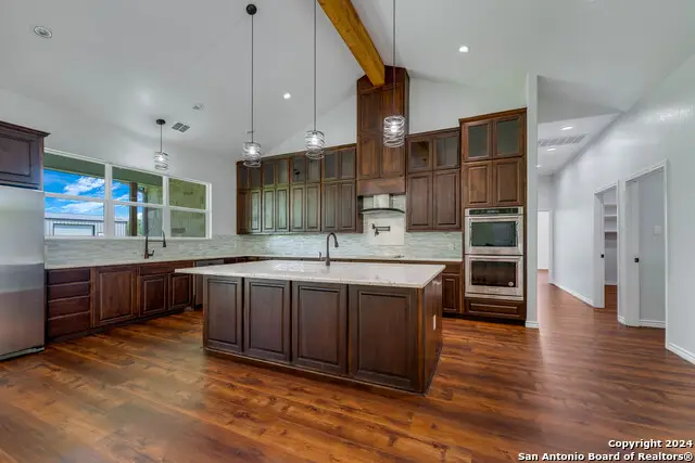 1385 Hwy 97 E, Floresville, TX 78114 - Image #2