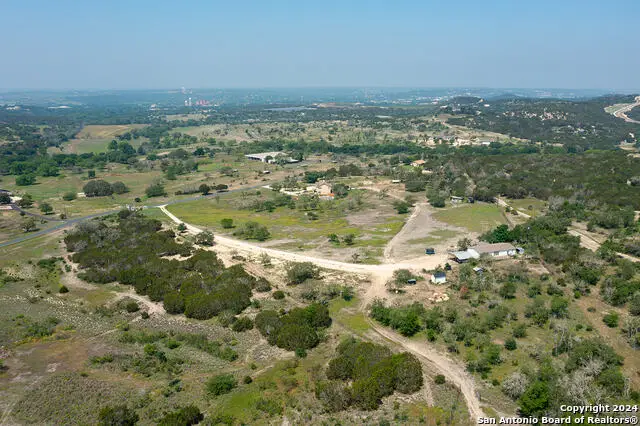 140 Twin Springs Rd N, Kerrville, TX 78028 - Image #3