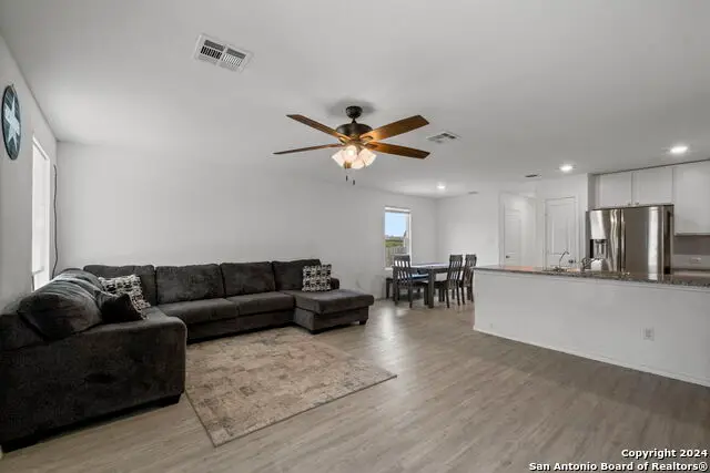 7219 Tides Trl, San Antonio, TX 78252 - Image #3