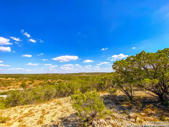 108 Heights Trail, Kerrville, TX 78028 - Image #3