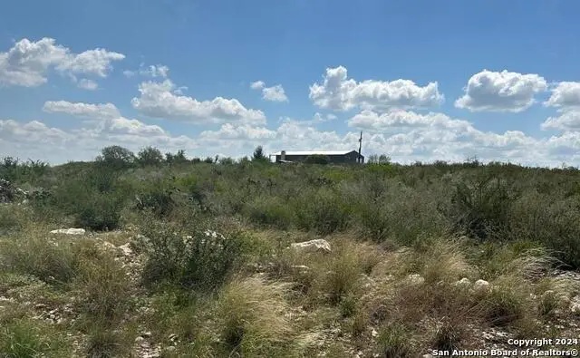 72 Friendship Hills Cir, Uvalde, TX 78801 - Image #1