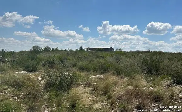 72 Friendship Hills Cir, Uvalde, TX 78801