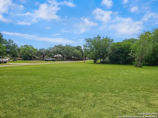 2218 Terrell Ave, Jourdanton, TX 78026 - Image #3