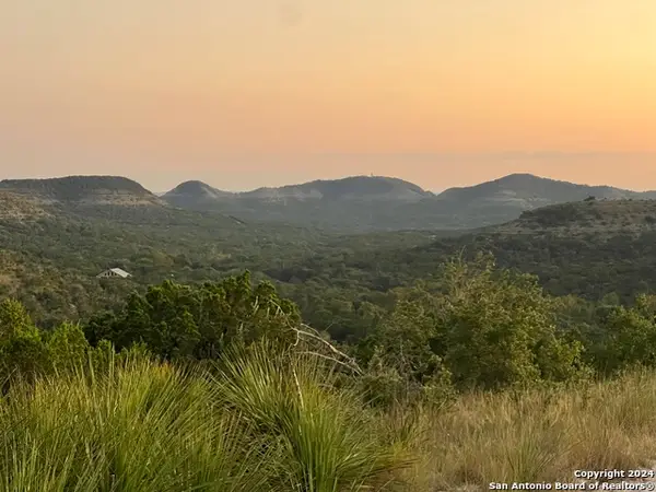 2366 The Low Rd, San Marcos, TX 78666