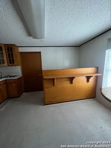 206 N 5th St, Carrizo Springs, TX 78834 - Image #3