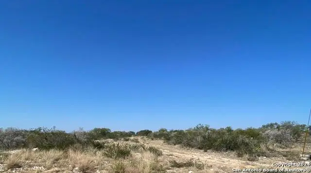 91 Palomino Hills Cir, Uvalde, TX 78801 - Image #3