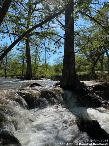 412 Lebouf Rd, Utopia, TX 78884 - Image #3