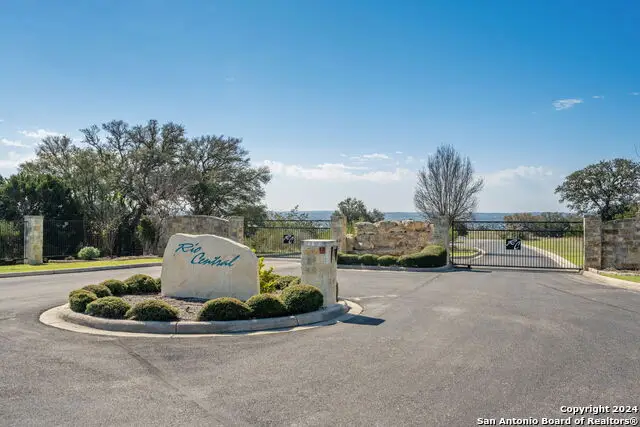 365 River Cliff, Spring Branch, TX 78070 - Image #1