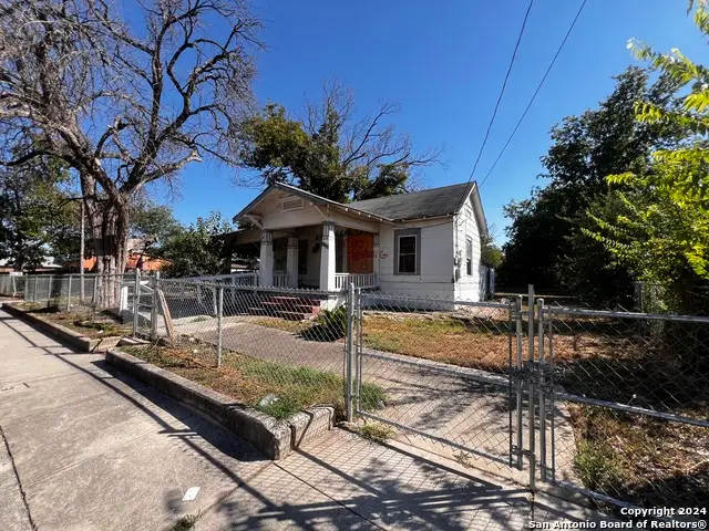 1230 Saltillo St, San Antonio, TX 78207 - Image #2