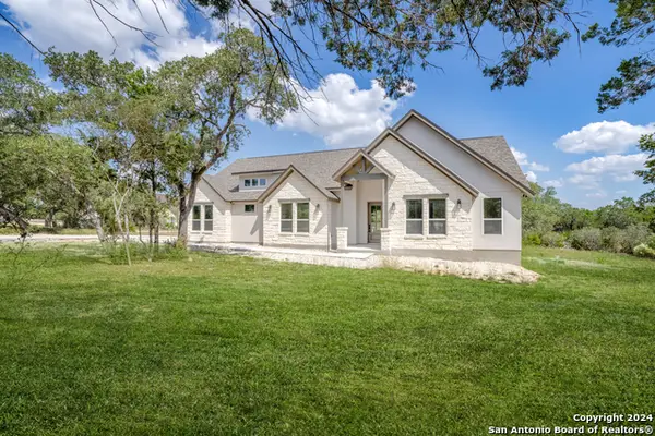 860 Rayner Ranch, Spring Branch, TX 78070