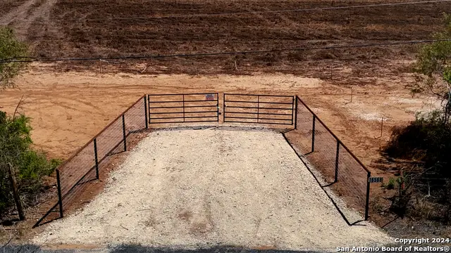 16568 New Berlin Rd, Saint Hedwig, TX 78152 - Image #1