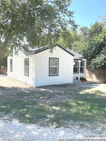 128 Sixth Street, Ingram, TX 78025 - Image #2