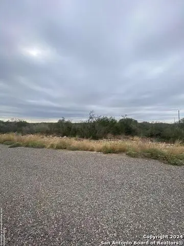 30 Rocky Hills Cir, Uvalde, TX 78801 - Image #3