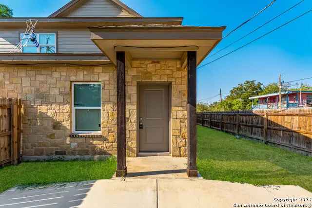 401 Aubrey St, Natalia, TX 78059 - Image #1