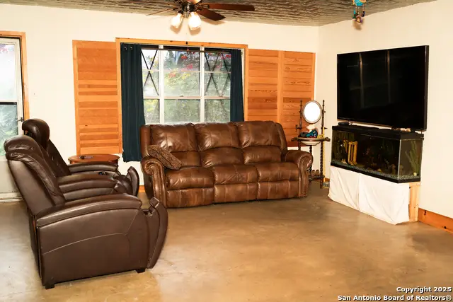 300 N Wright, Poth, TX 78147 - Image #2