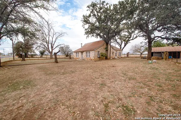 7400 State Highway 27, Comfort, TX 78013
