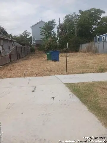 419 S Olive St, San Antonio, TX 78203 - Image #2