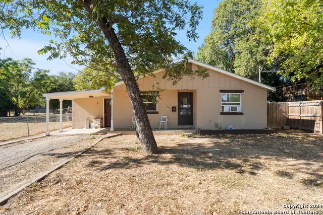 916 Ford St, Kerrville, TX 78028 - Image #3