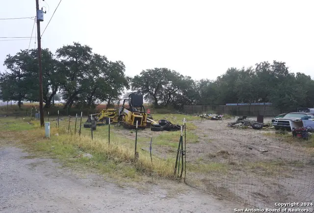 47 Viewpoint Dr, Poteet, TX 78065 - Image #1