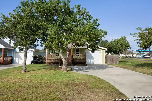 1403 S Young, Rockport, TX 78382 - #2
