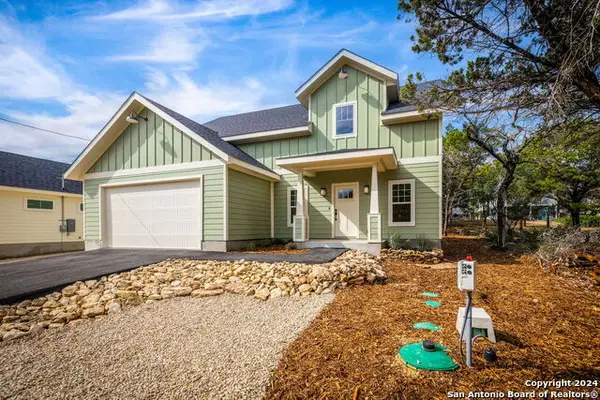 1672 Hillcrest Forest, Canyon Lake, TX 78133