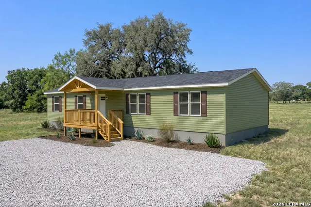 912 Swallows Ln, Seguin, TX 78155 - #1