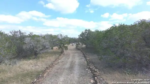 890 County Road 246, Hondo, TX 78861