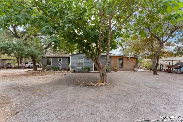 22620 Little Walnut Dr, San Antonio, TX 78264