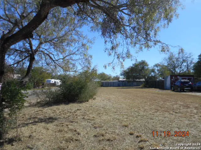 1214 Magnolia, Jourdanton, TX 78026 - Image #2