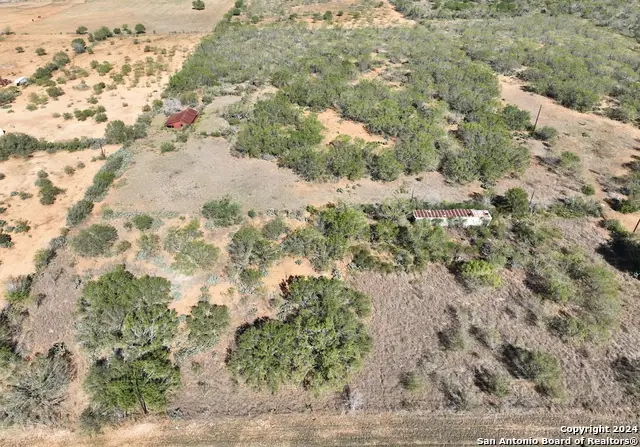 119 Hidden Ln, Jourdanton, TX 78026 - Image #2